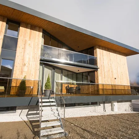 Luxury With Balcony And Access To Sauna 公寓 *