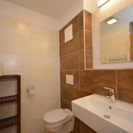 Luxury With Balcony And Access To Sauna 公寓 *