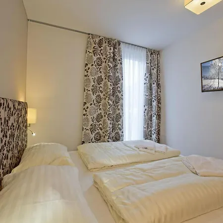 Luxury With Balcony And Access To Sauna Apartment Neukirchen am Grossvenediger