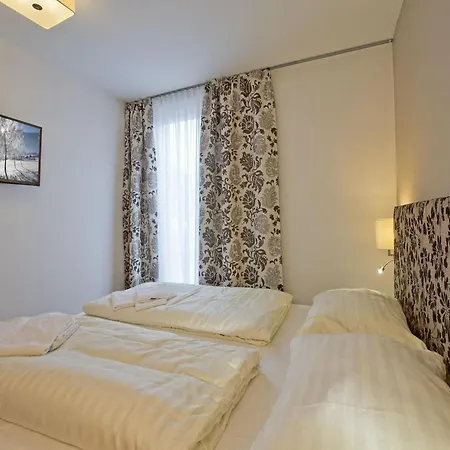 Luxury With Balcony And Access To Sauna *