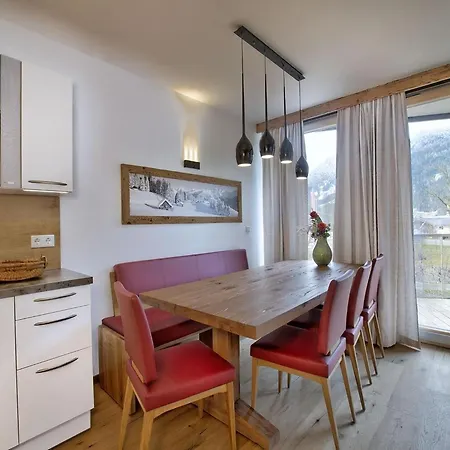 Luxury With Balcony And Access To Sauna * Neukirchen am Grossvenediger