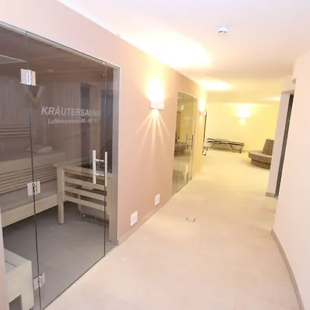 Luxury With Balcony And Access To Sauna Neukirchen am Großvenediger